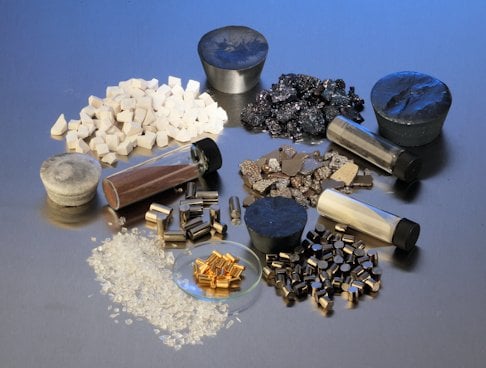 光学镀膜材料示意图